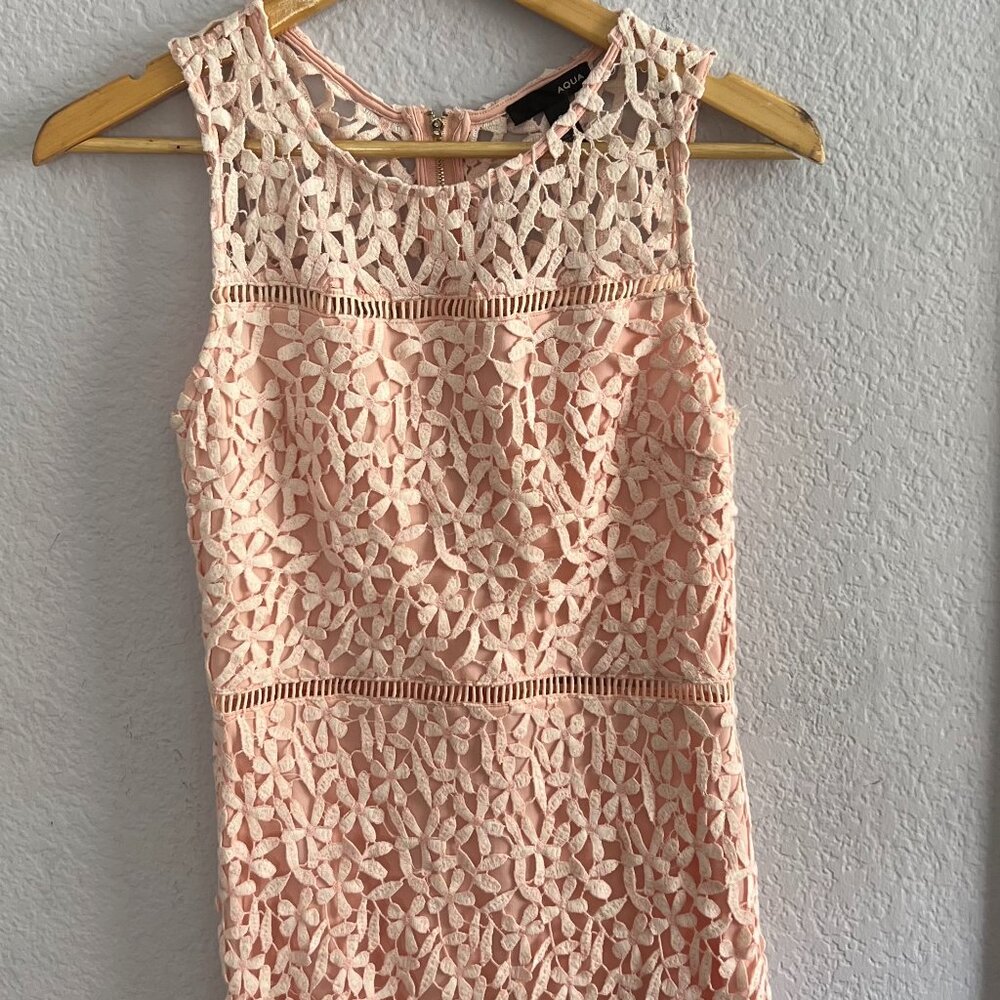 AQUA: PINK AND WHITE DRESS WITH FLOWER DESIGN